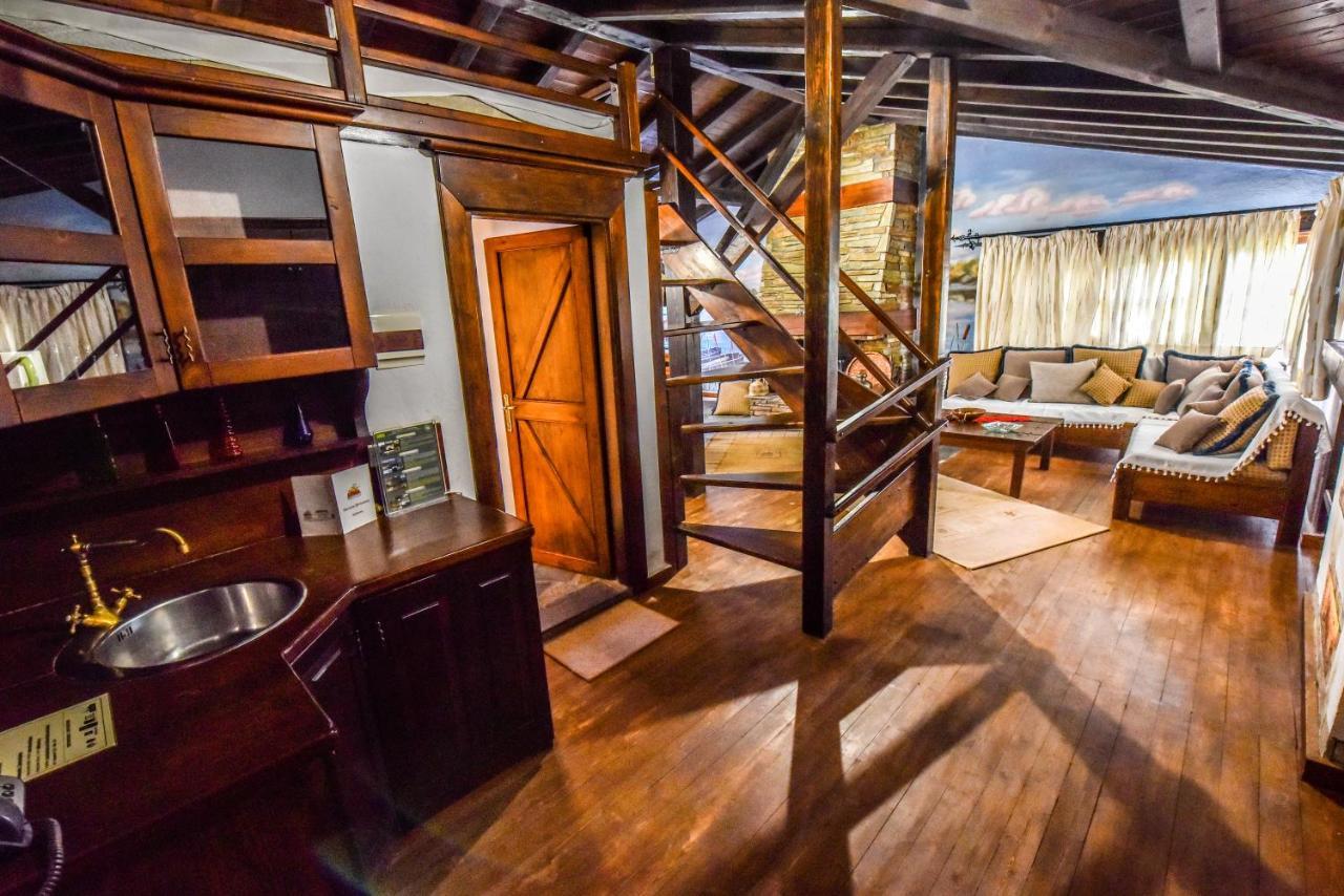 Oikoperiigitis Hotel Керкини Экстерьер фото